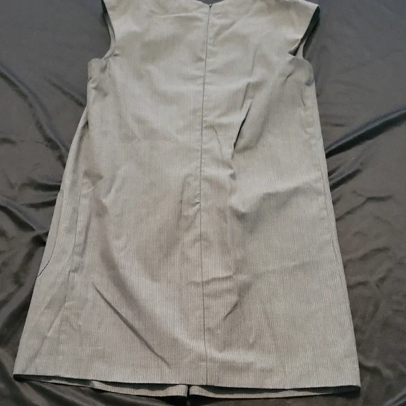 Forever 21 Gray Sleeveless Dress - Picture 4 of 6